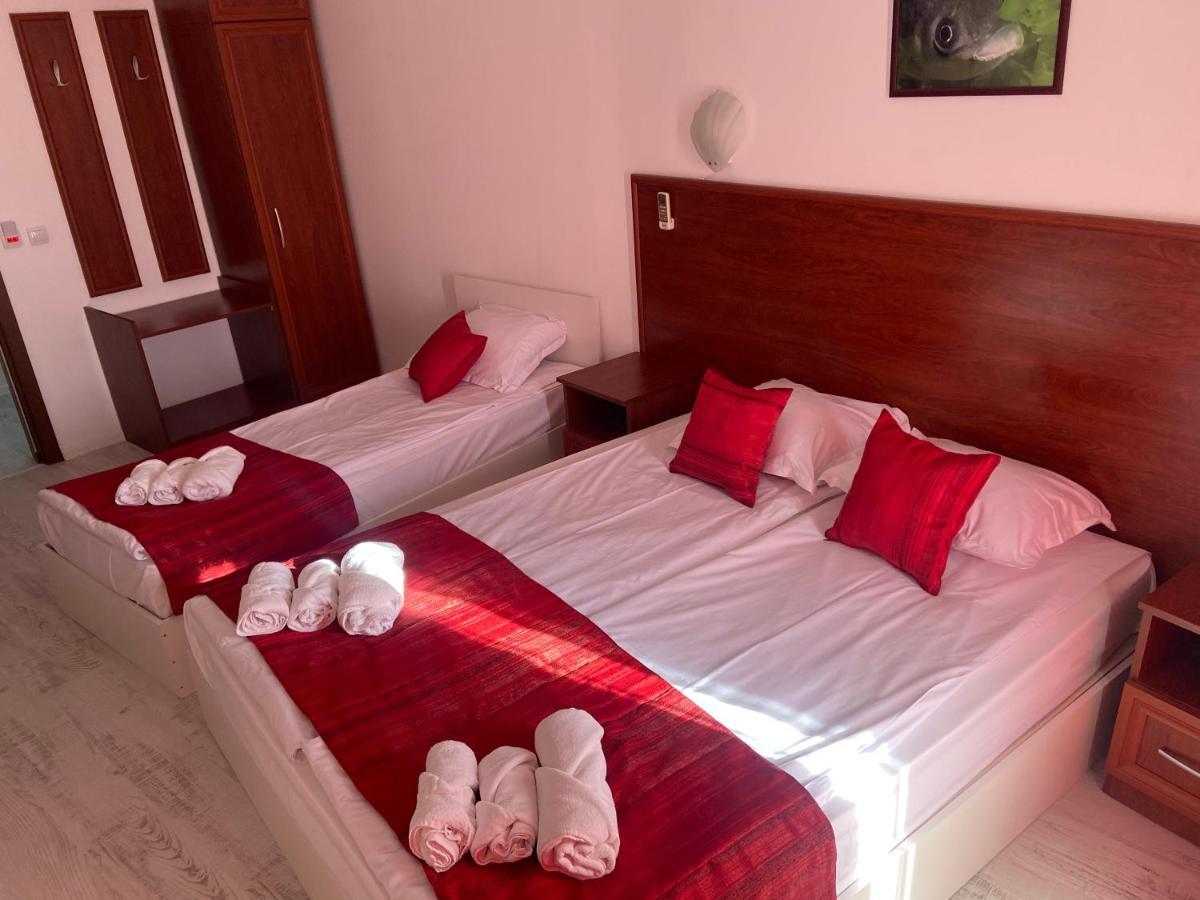Ribarska Sreshta Family Hotel تساريفو المظهر الخارجي الصورة