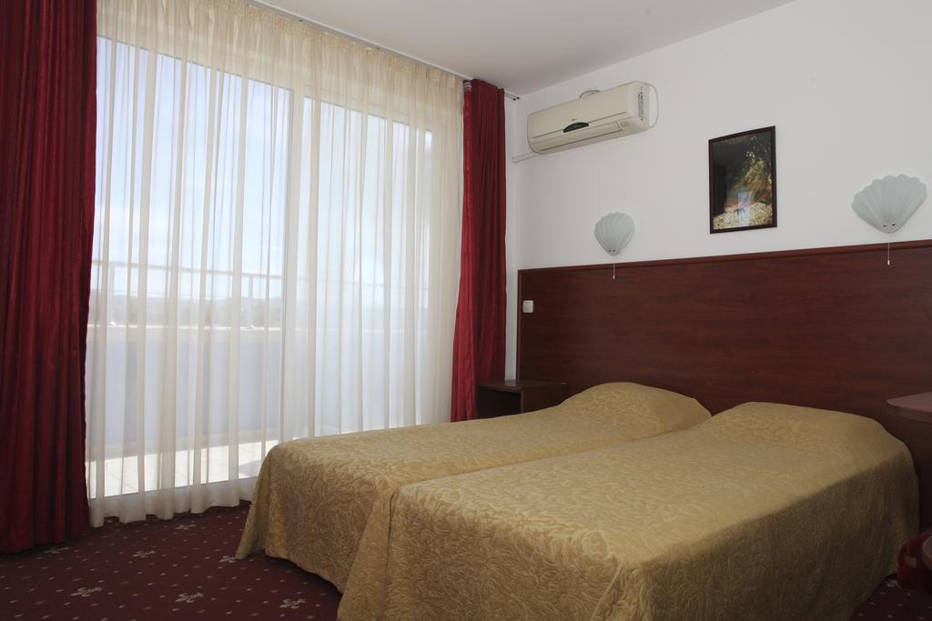 Ribarska Sreshta Family Hotel تساريفو الغرفة الصورة